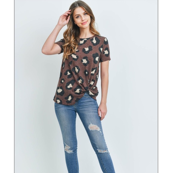 Mocha Leopard Print Short Sleeve Side Knotted Hem Top - Picture 5 of 6